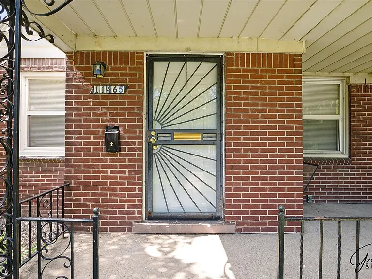 11465 Rossiter St — Photo 2
