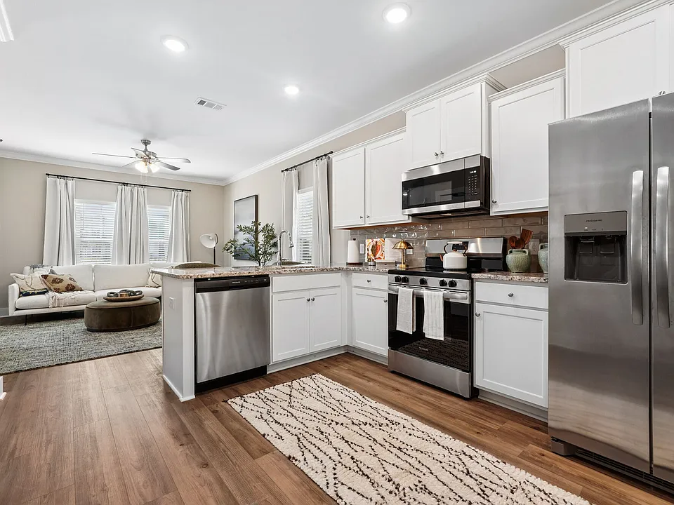 River Ford apartments community photo