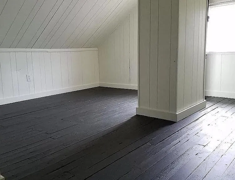 Third Floor Loft/ Bedroom 4