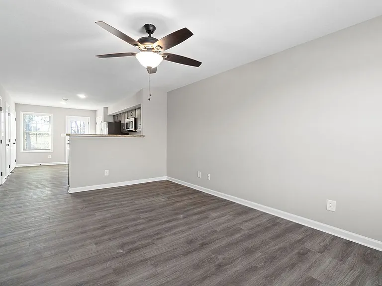 Glenkirk Dr - 1000 — Photo 5