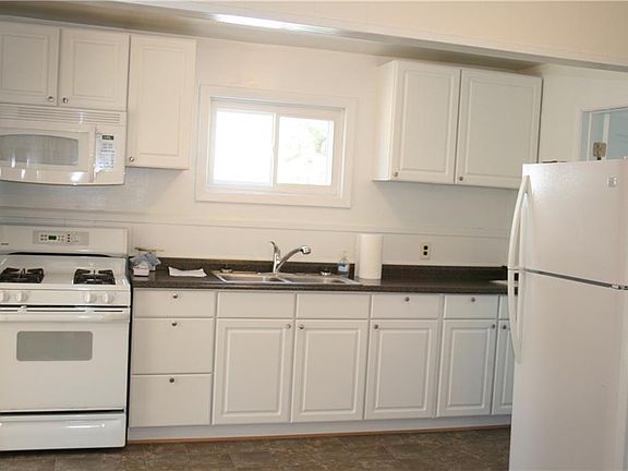 3rd image of 336 Rogers Ave