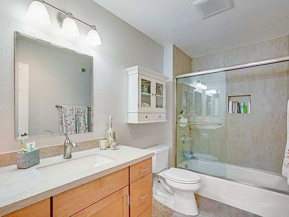 3rd image of 710 Duncanville Ct