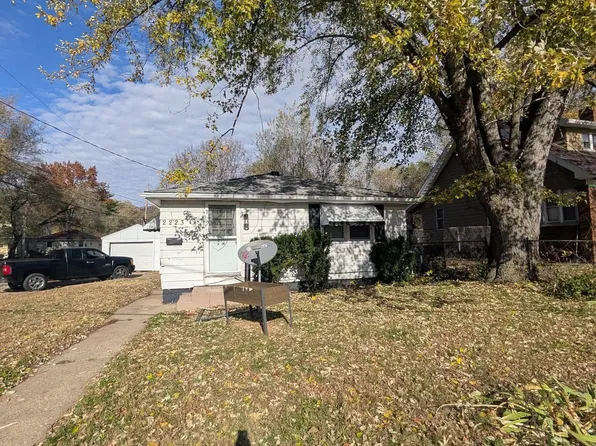 2223 W Howett St, Peoria, IL 61605