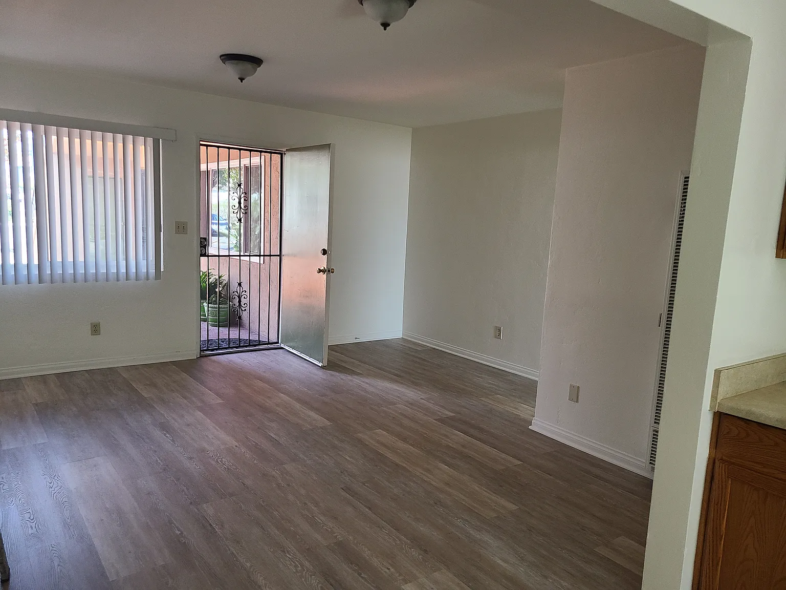 2 bed, 850 sqft, $2,250 — Photo 3