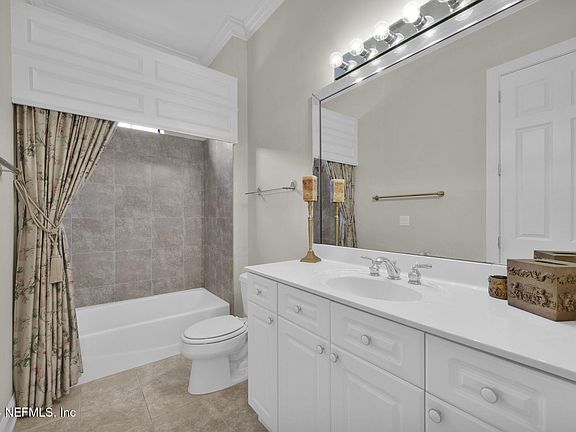 4th image of 279 BARONY Drive