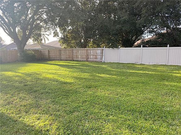 4th image of 2622 Gables Dr
