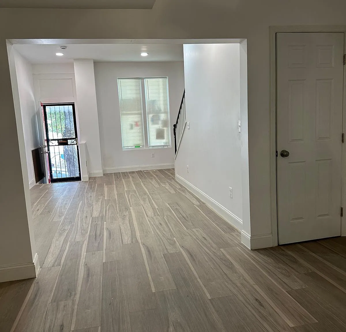 3 bed, 2.5 bath, 1146 sqft, $1,900 — Photo 3