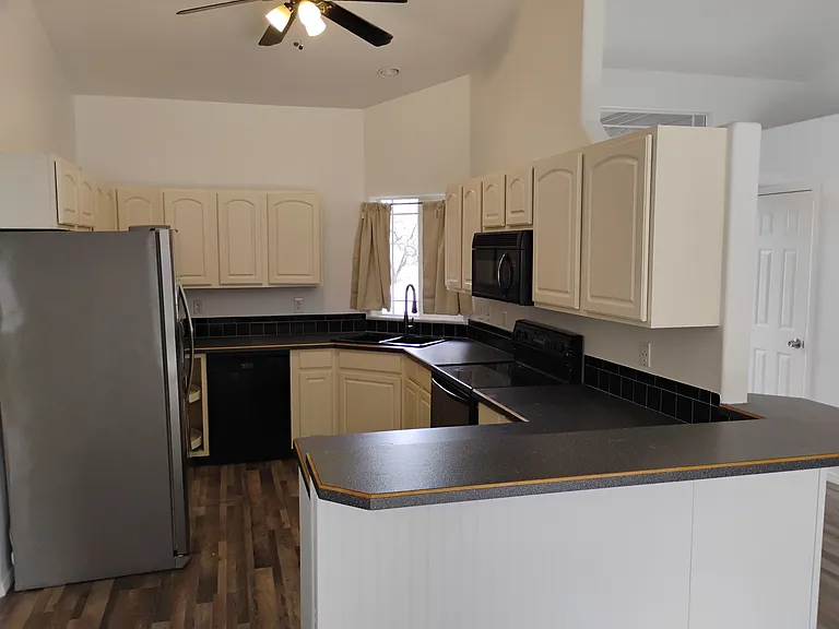 802 N Echohawk Way — Photo 5