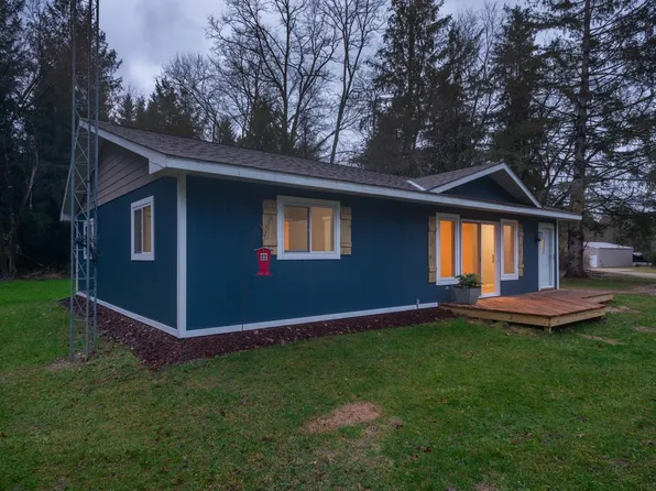 N3725 County Rd E, Redgranite, WI 54970