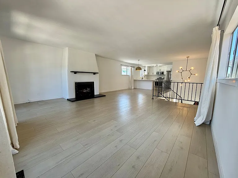 408 Larsson St — Photo 3
