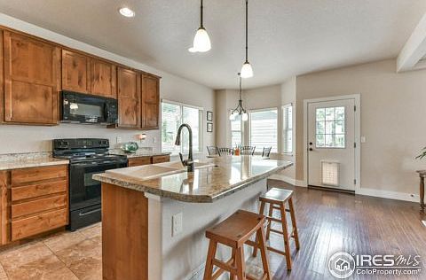 4th image of 610 Moonglow Dr