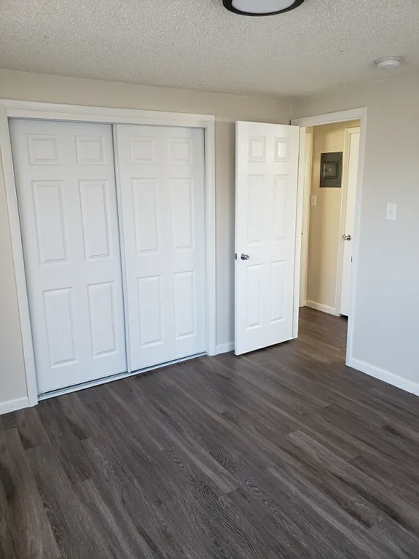 Updated Spacious 2-Bedroom Apt In West Longmont! First Month Free Rent — Photo 3