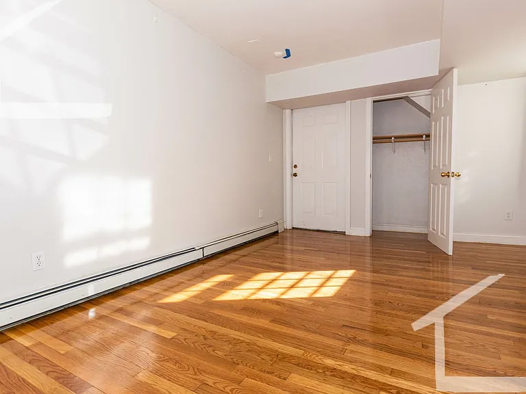 1136 Commonwealth Ave #7G — Photo 7