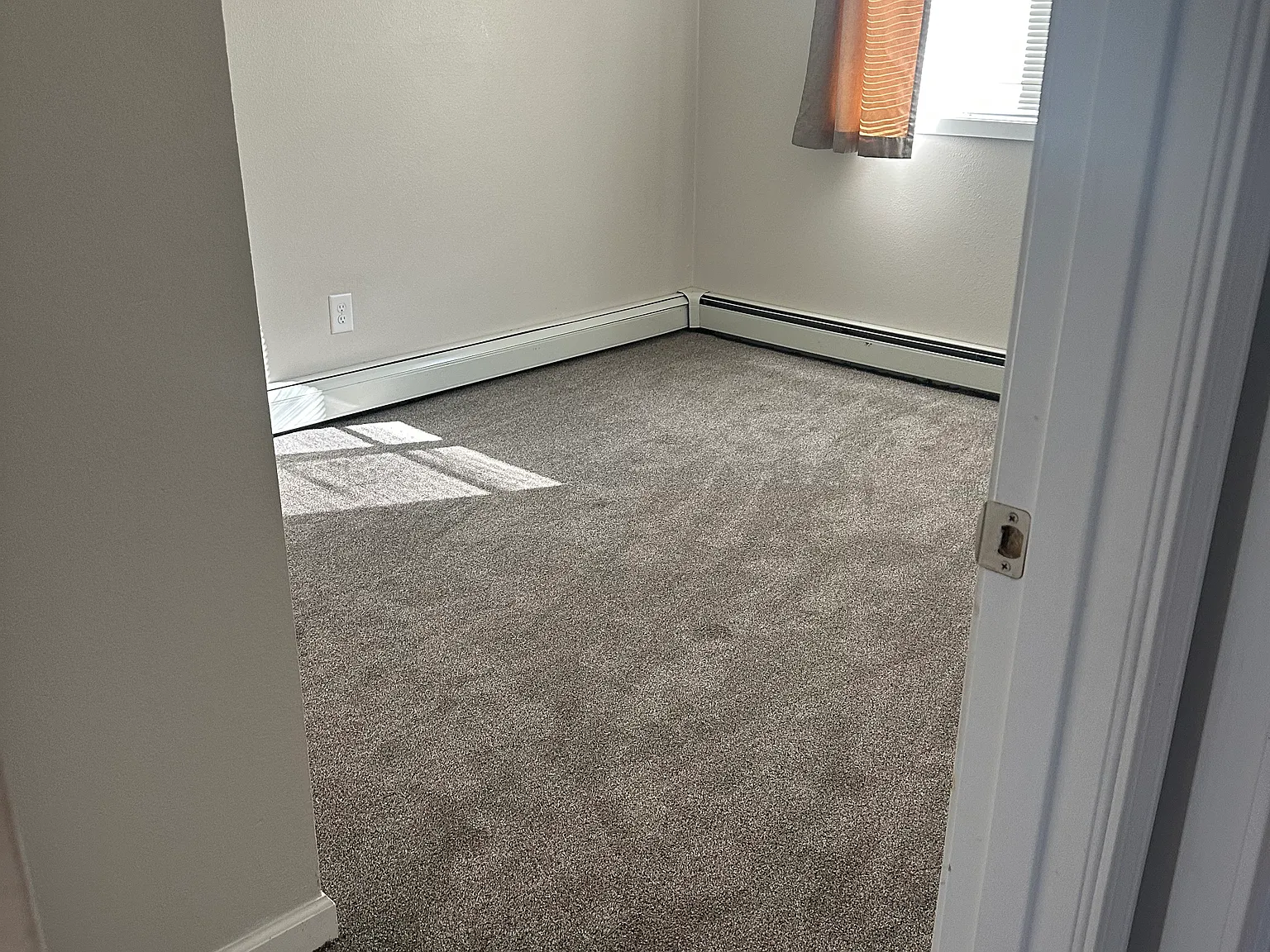 2 bed, 850 sqft, $995 — Photo 4