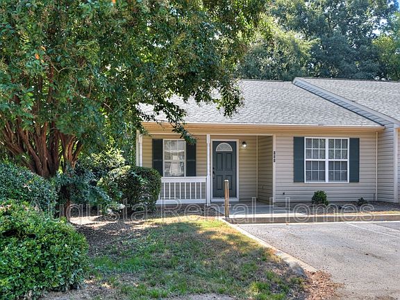 2nd image of 101 Kelly Dr SW