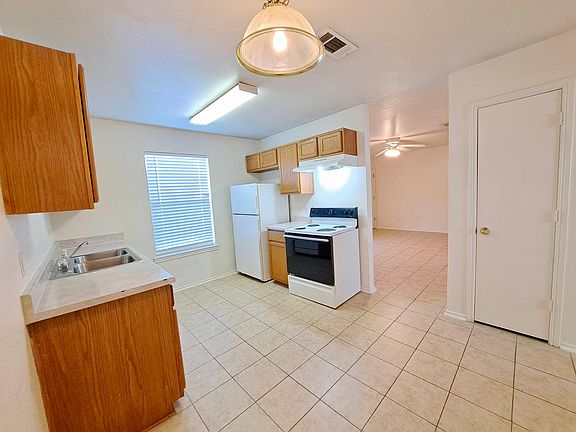 4th image of 5706 Greengate Dr Unit B