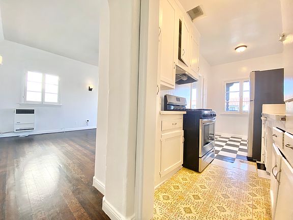 2nd image of 401 N Genesee Ave APT 105