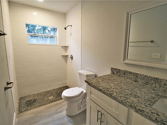 5th image of 3207 W Cherokee Ave