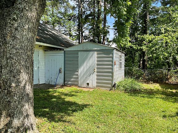 3rd image of 106 Belva Dr