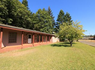 284 Mountain Valley Way, Cave Junction, OR 97523