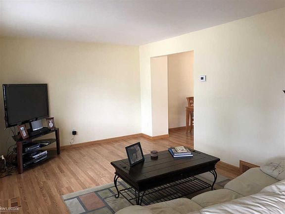 5th image of 23216 Elmira St