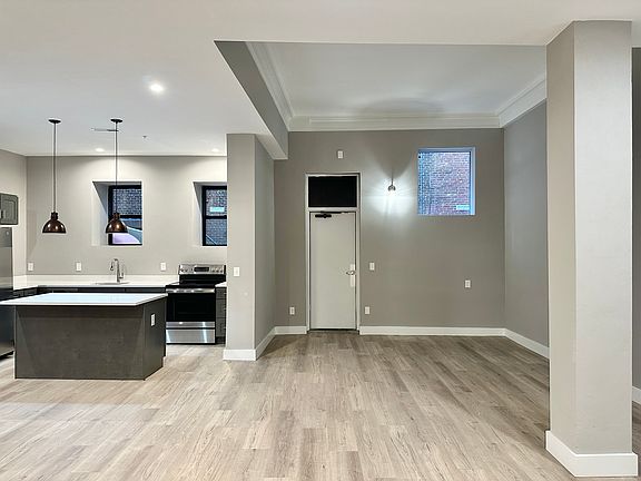 3rd image of 16 Norwich St Suite 1