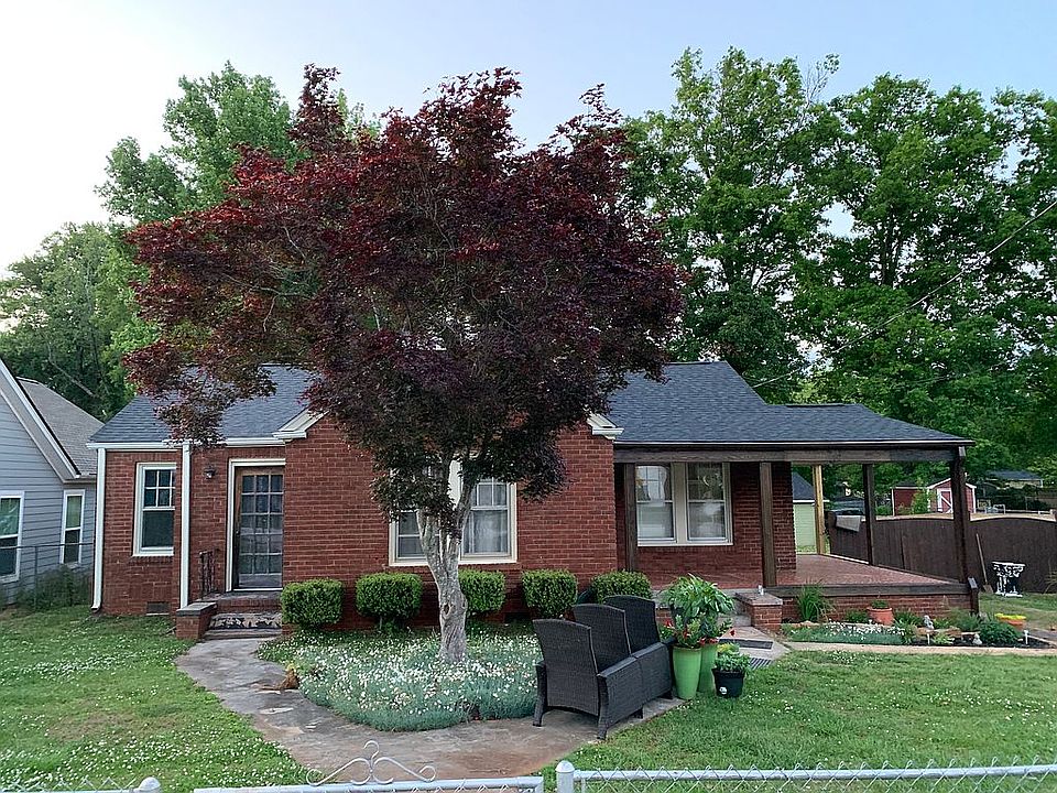 2nd image of 315 Rogers Ave