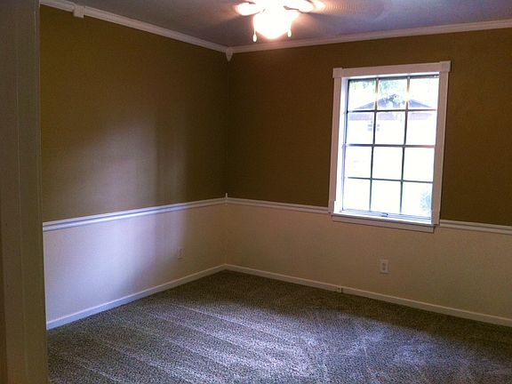 2nd image of 3701 Honeysuckle Ln