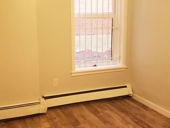 4th image of 4150-52 Parkside Ave #101
