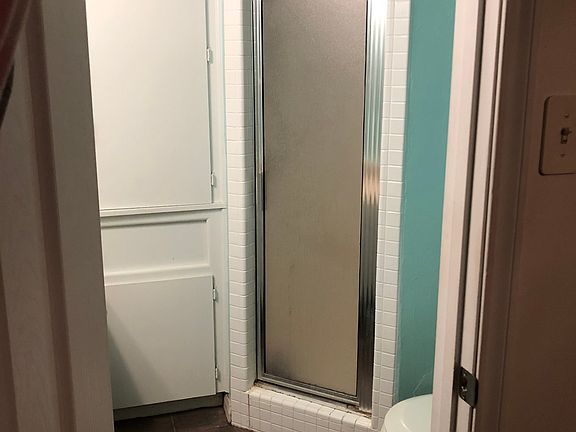 4th image of 4805 Plum St