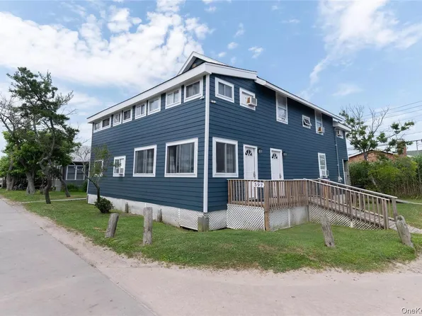 597 Bayberry Walk, Ocean Beach, NY 11770