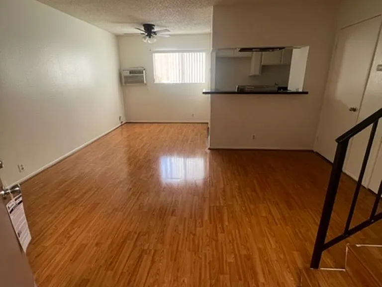 11833 Gilmore St — Photo 2