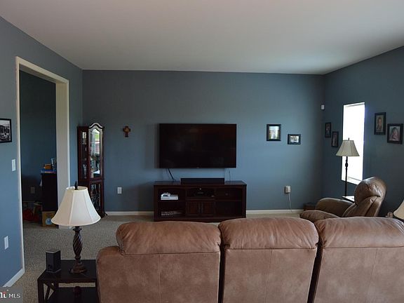 5th image of 109 Buttercup Dr