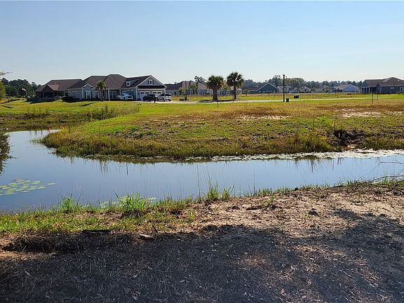 5th image of 321 Clearwater Walk