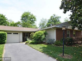 13222 Pearsall Ln, Fairfax, VA 22033