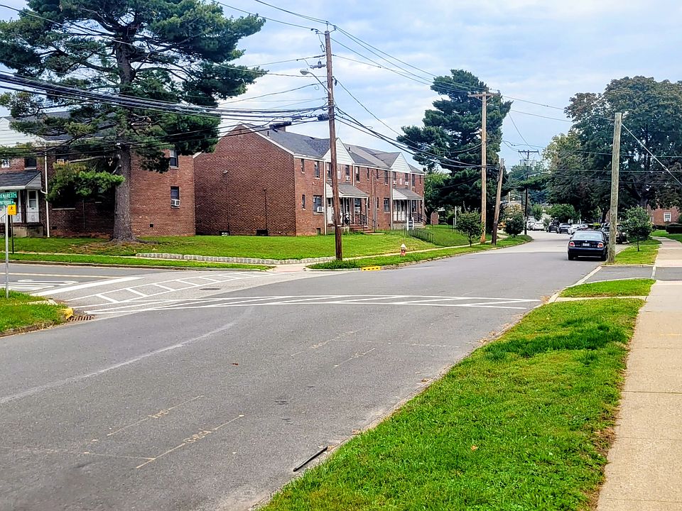 2nd image of 42 Hampton Ct #Aa