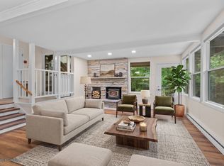 S6185 Bluff Rd APT 5, Merrimac, WI 53561