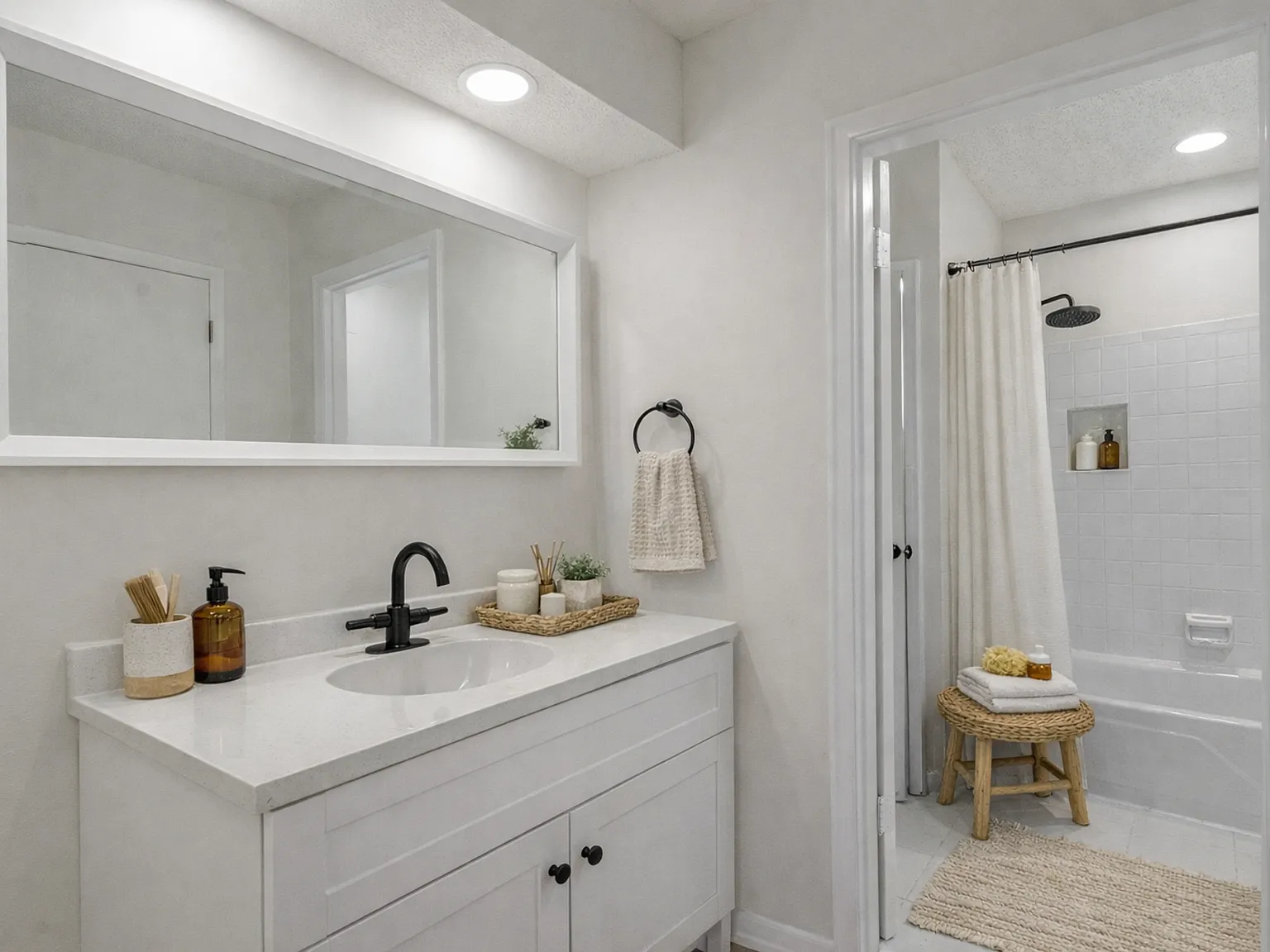 Sunset Rock Apartments — Photo 3