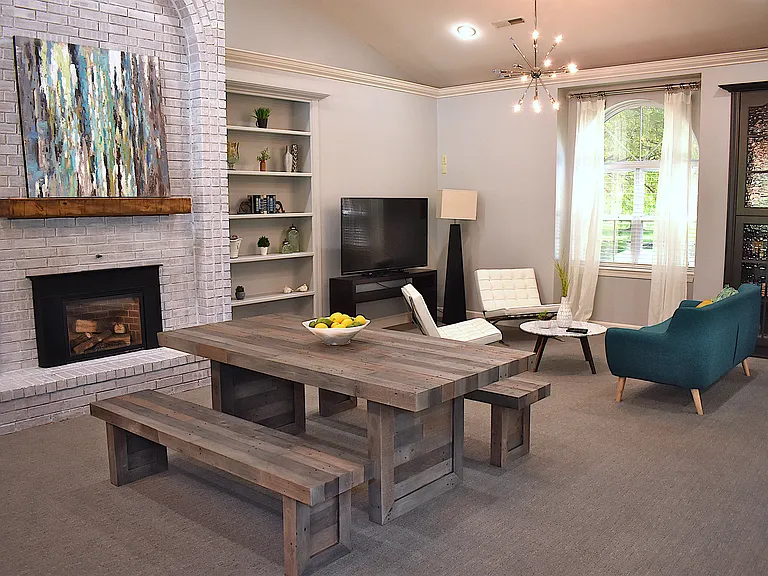 Lake Shore Apartments — Photo 15