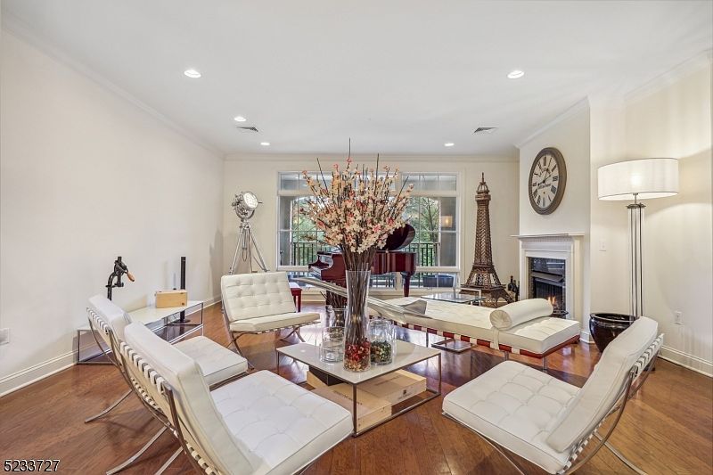 1st image of 307 Metzger Dr #307