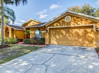 2404 Groveway Dr, Valrico, FL 33596