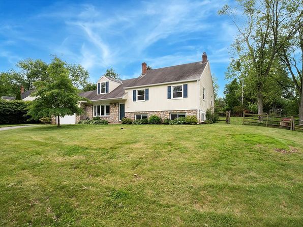41 South Spring Ln