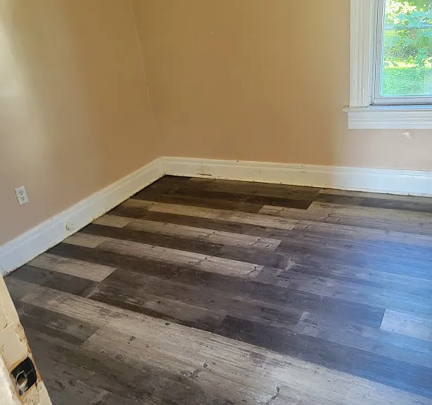 4131 Erskine St — Photo 1