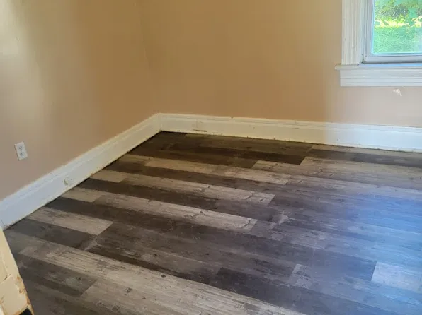 4131 Erskine St, Omaha, NE 68111