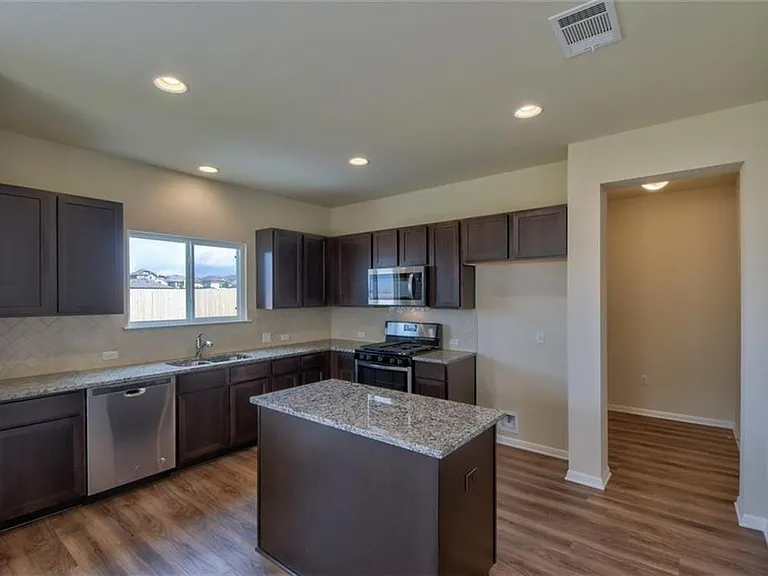10324 Bankhead Dr — Photo 4