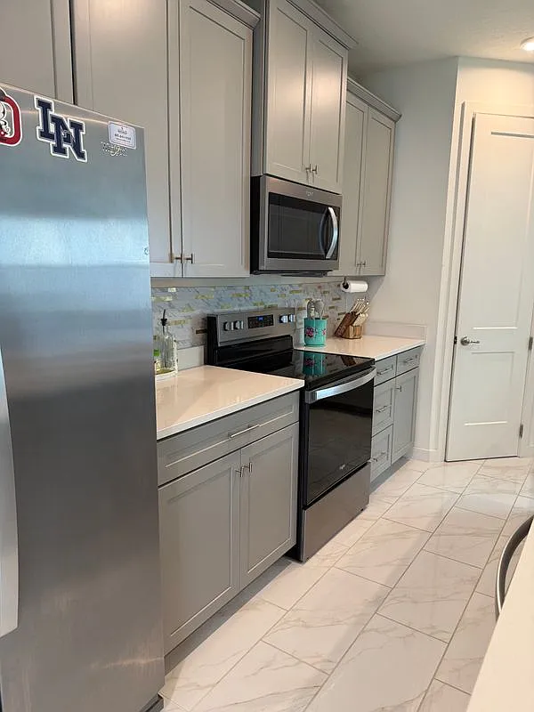 1 bed, 1.0 bath, 300 sqft, $900 — Photo 3