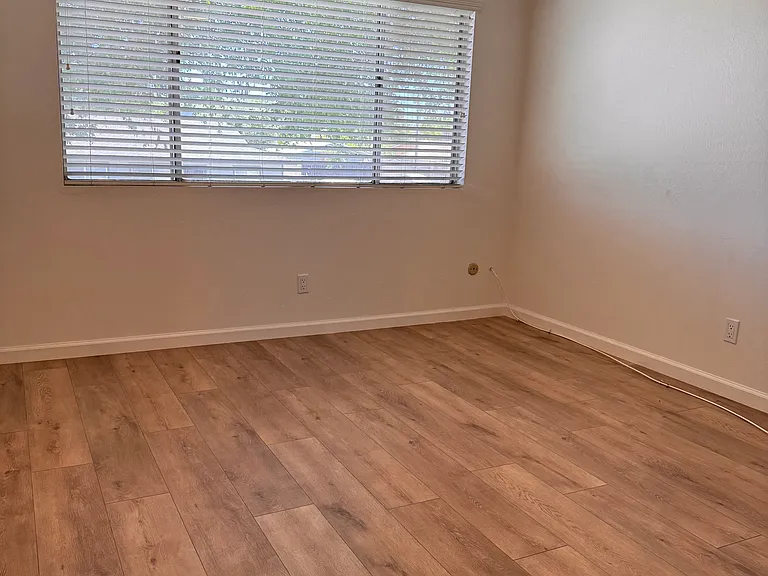 1029 Norwalk St #2H — Photo 9
