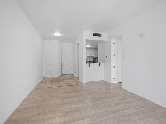5th image of 7709 Broadway St APT 121