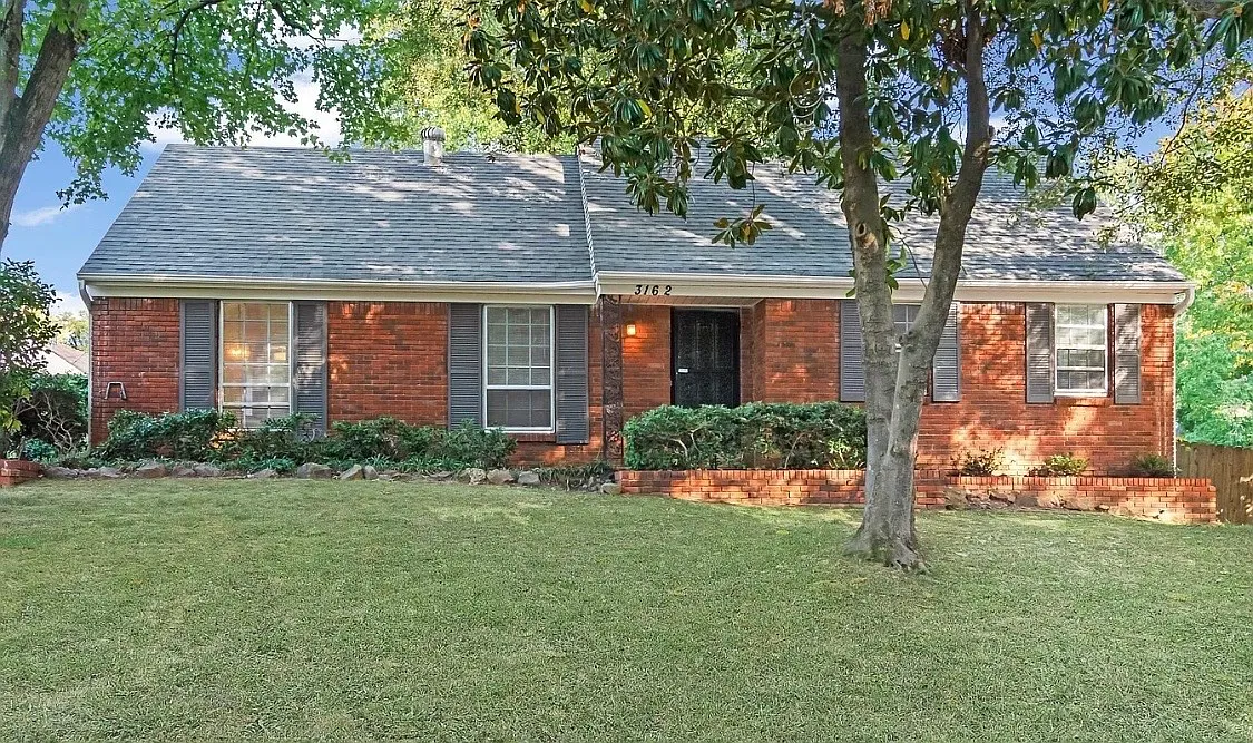 4 bed, 1947 sqft, $1,950 — Photo 1