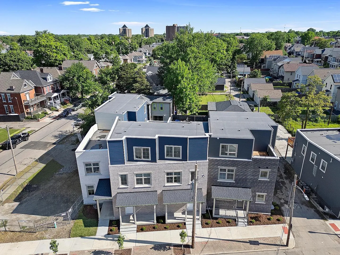 1012 E Long St - Unit B — Photo 3